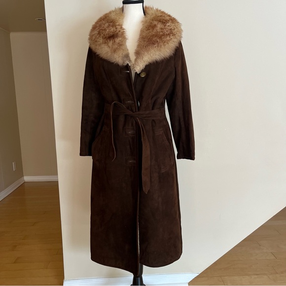 Long Brown Suede Coat with Fur Collar - Picture 4 of 13
